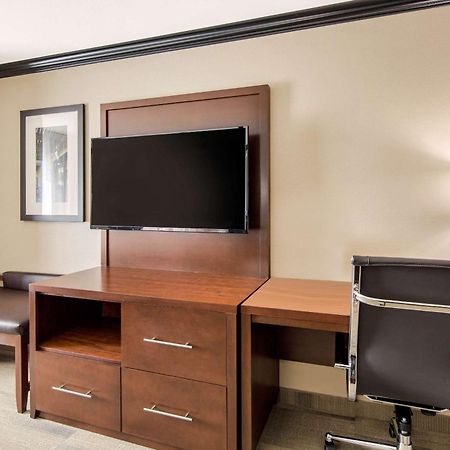 Comfort Suites Liberal Esterno foto