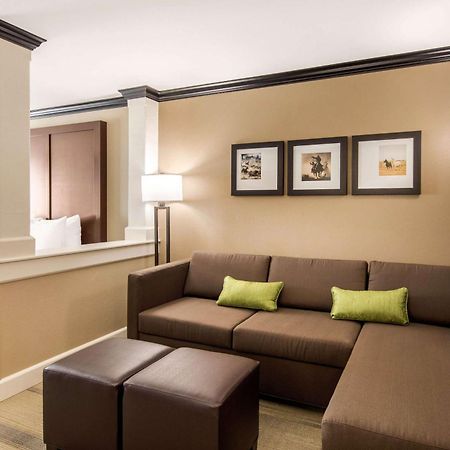 Comfort Suites Liberal Esterno foto
