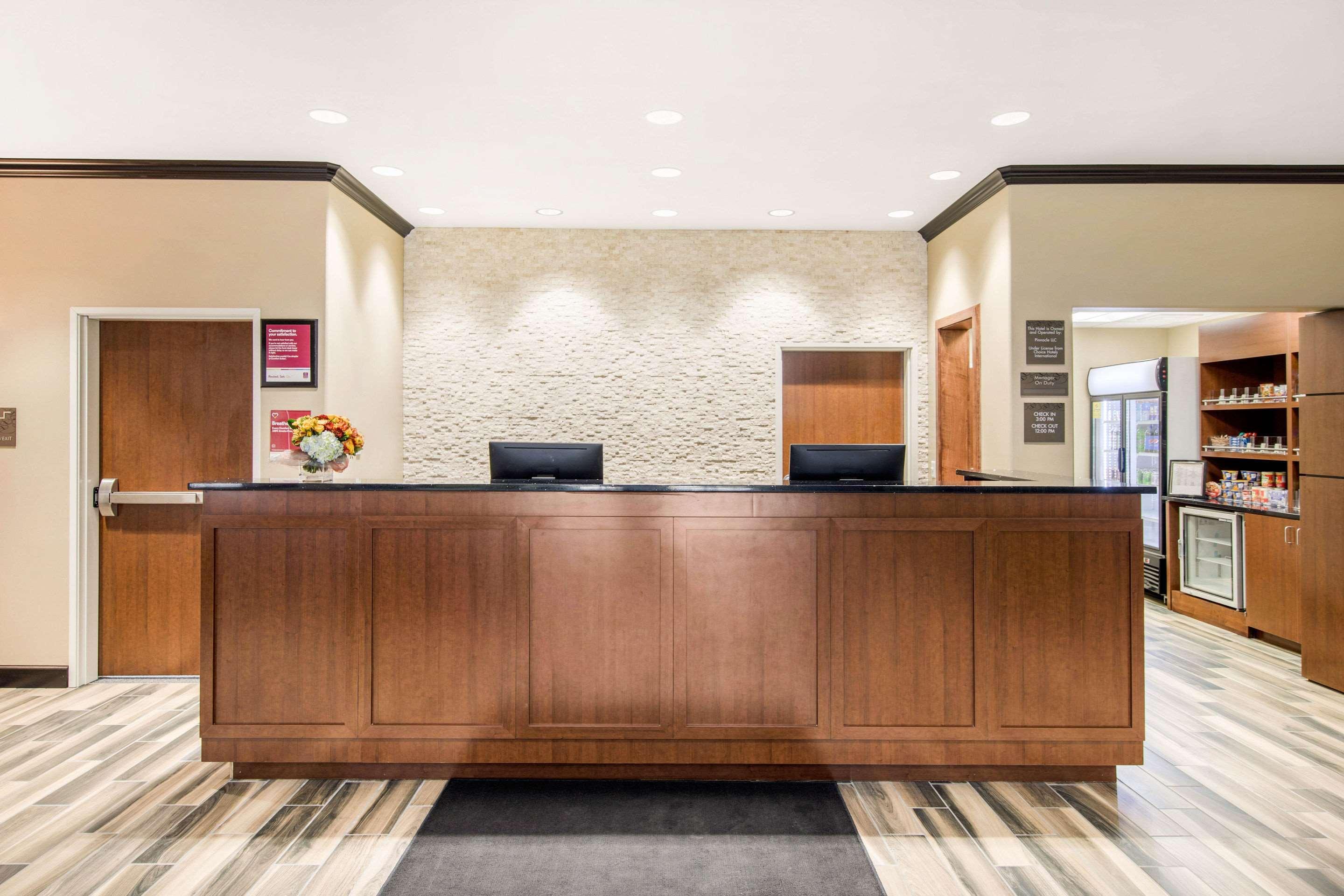 Comfort Suites Liberal Esterno foto