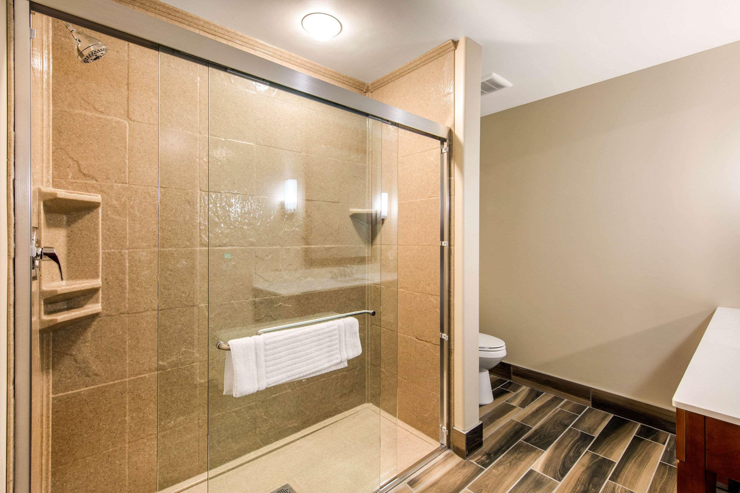Comfort Suites Liberal Esterno foto