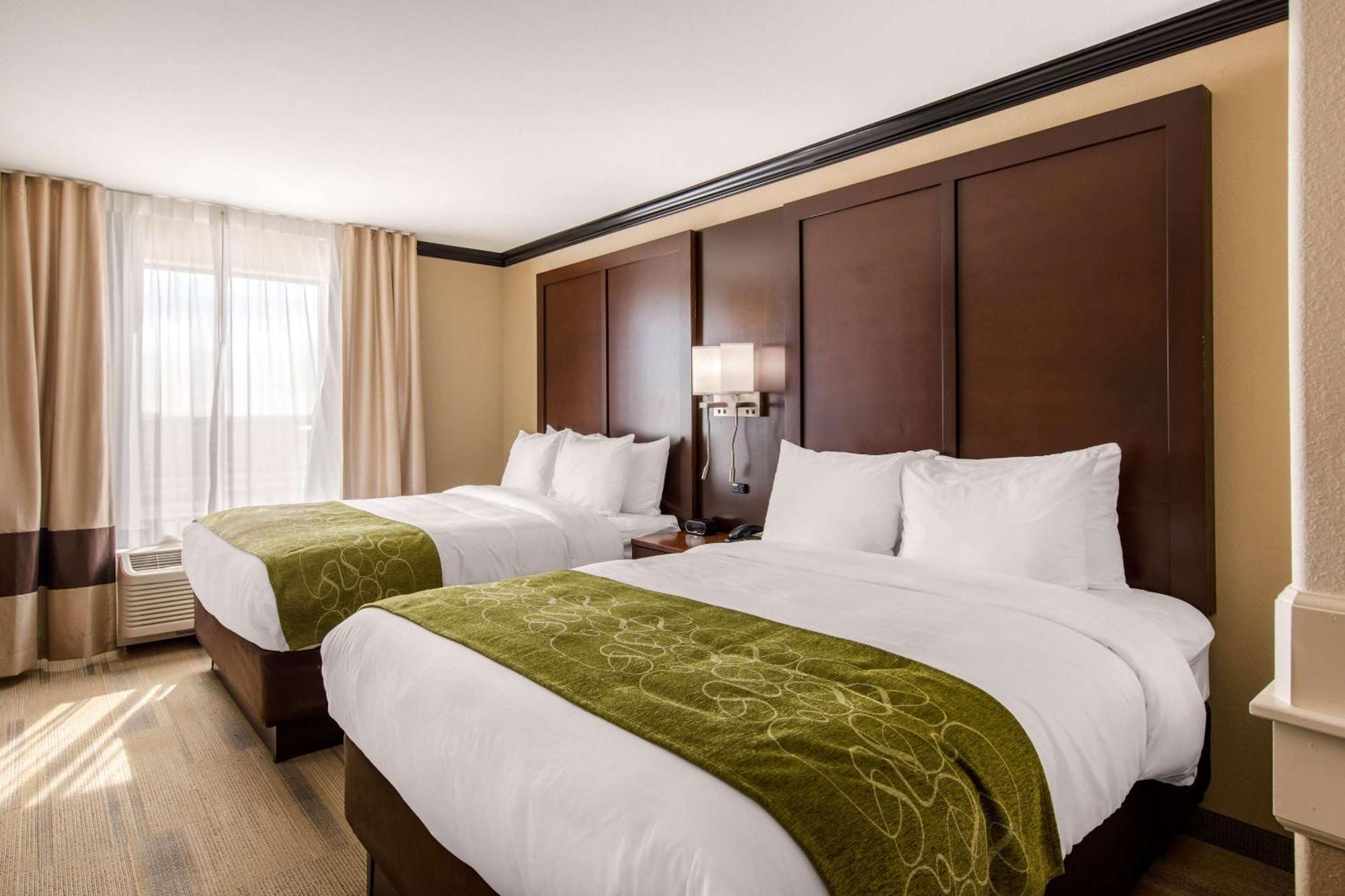 Comfort Suites Liberal Esterno foto